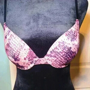 Victoria secret 32C wear everywhere push up bar